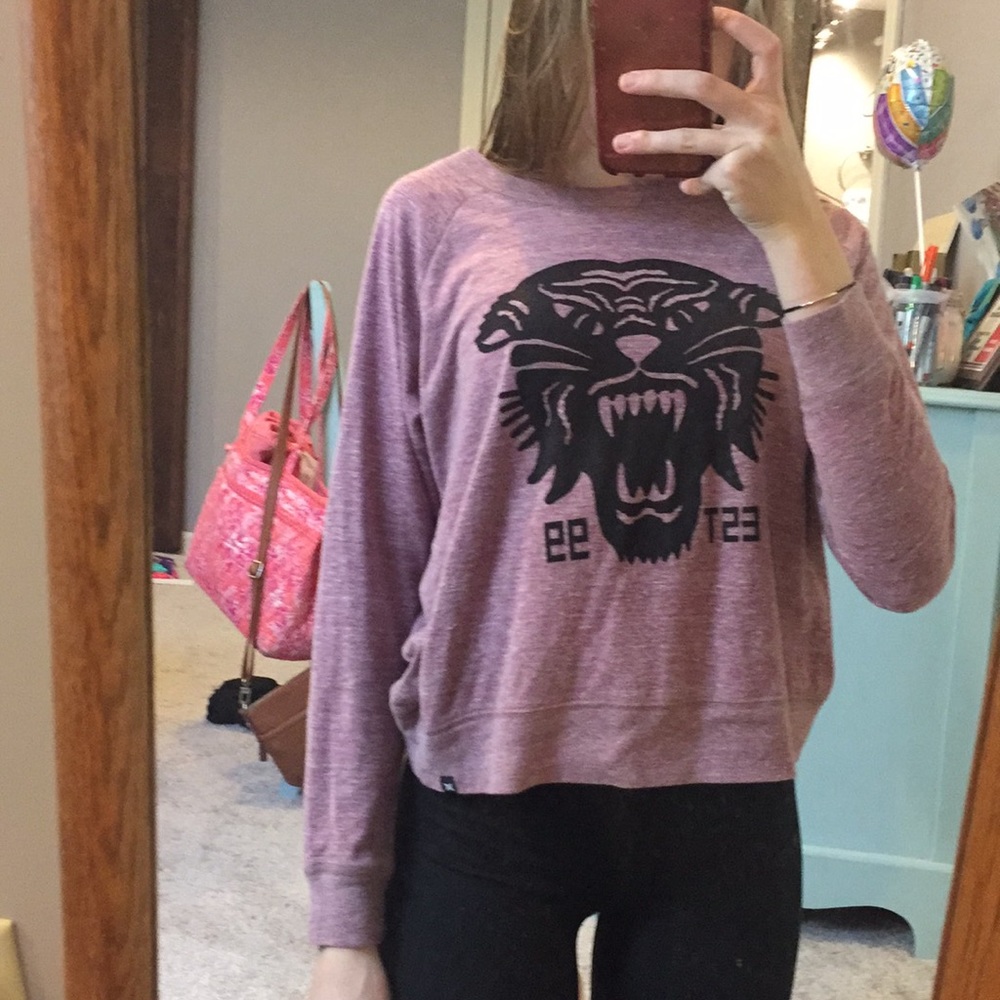 Long sleeve shirt!🐯🌺